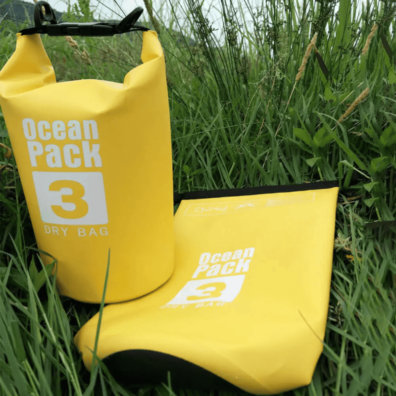 1675409807336 dry bag