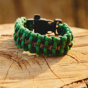 paracord bracelet